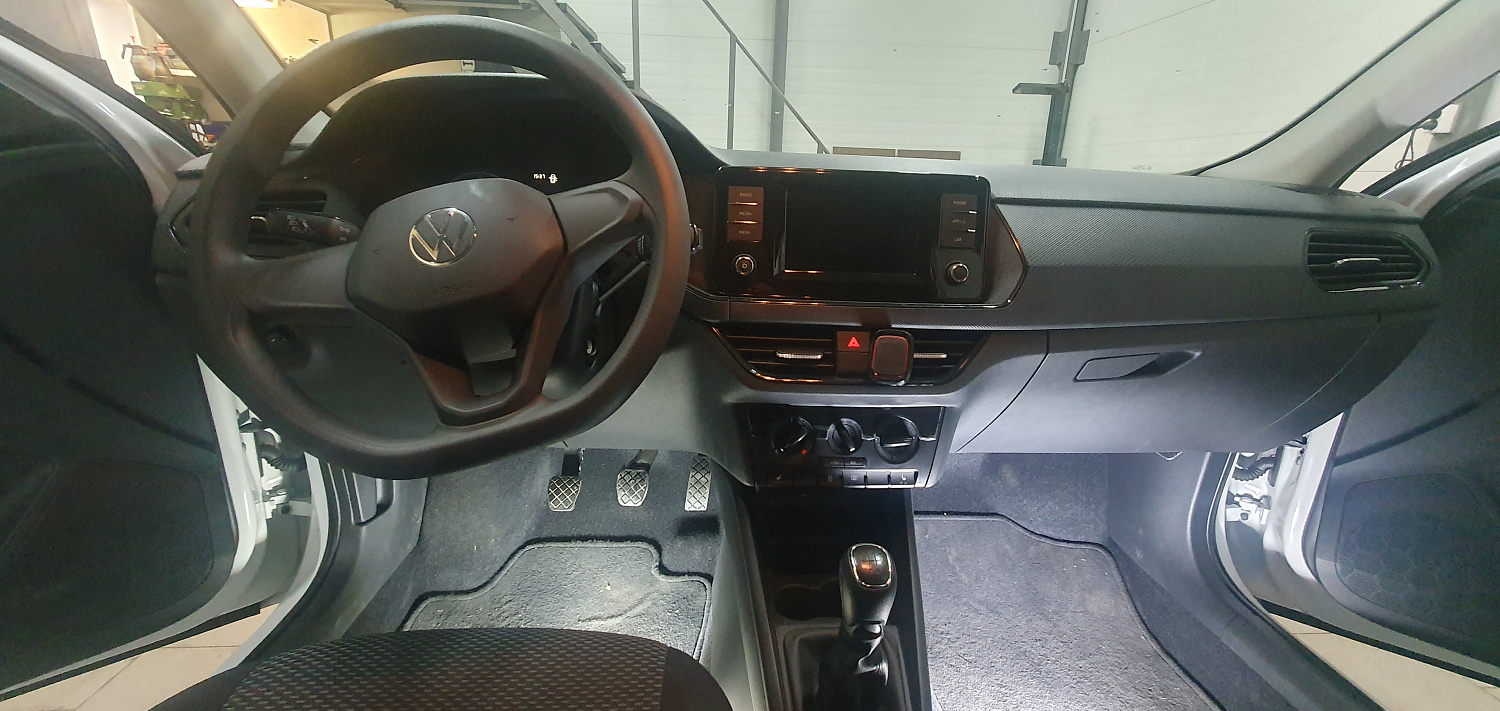 Установка тяговых педалей на Volkswagen Polo 2021 (механика, 3 шт.)