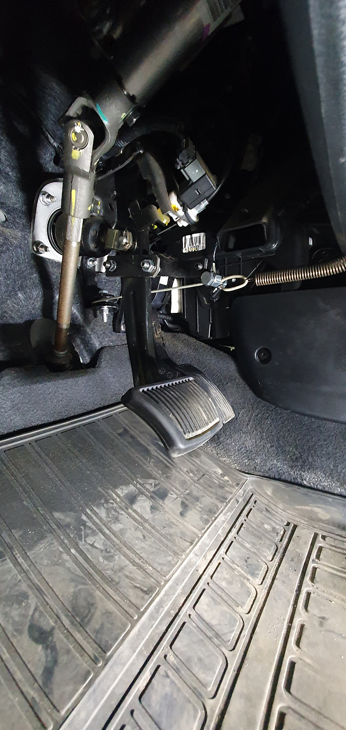 Установка тросовых педалей на Kia Rio  (автомат, 1 шт.)