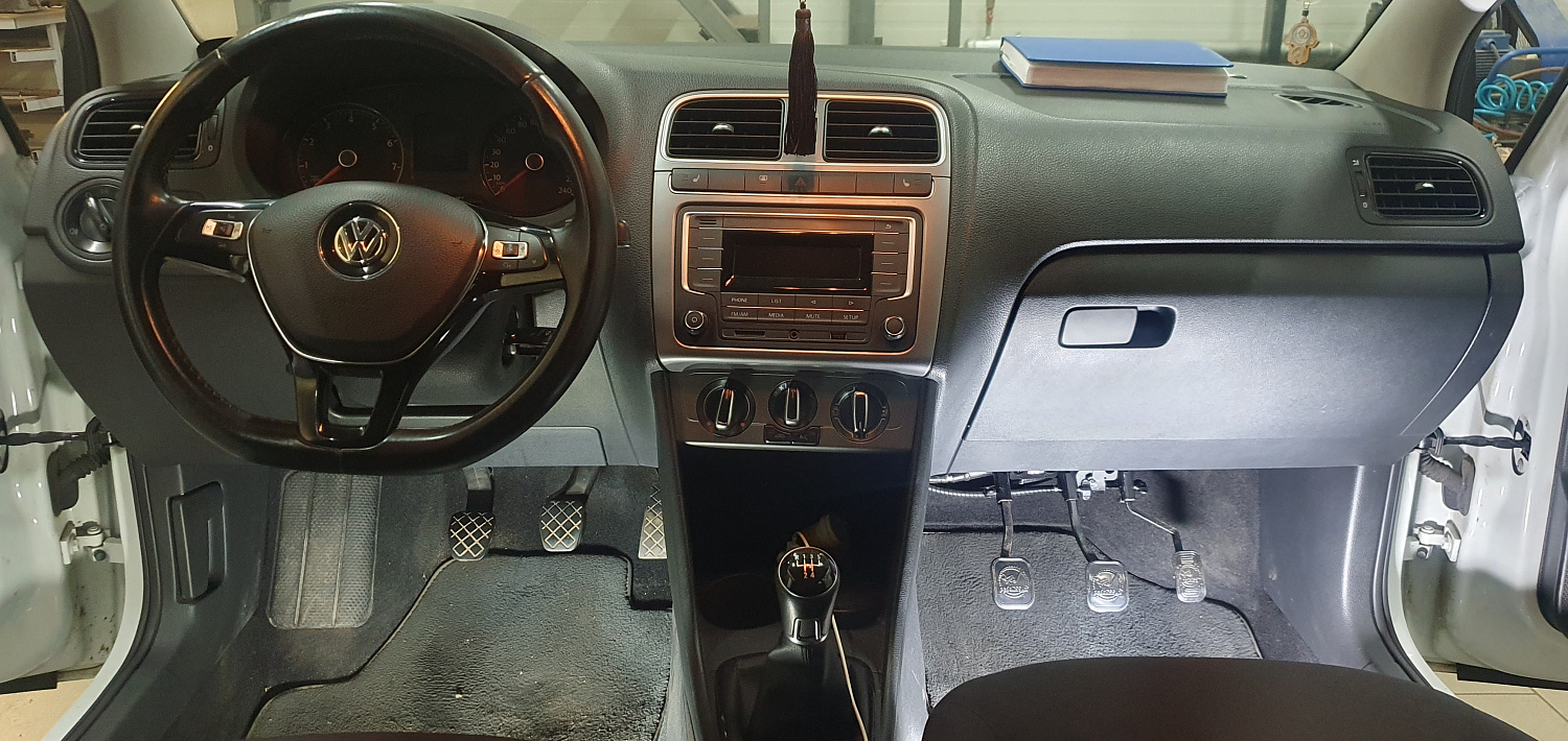 Установка тросовых педалей на Volkswagen Polo (механика, 3шт.)