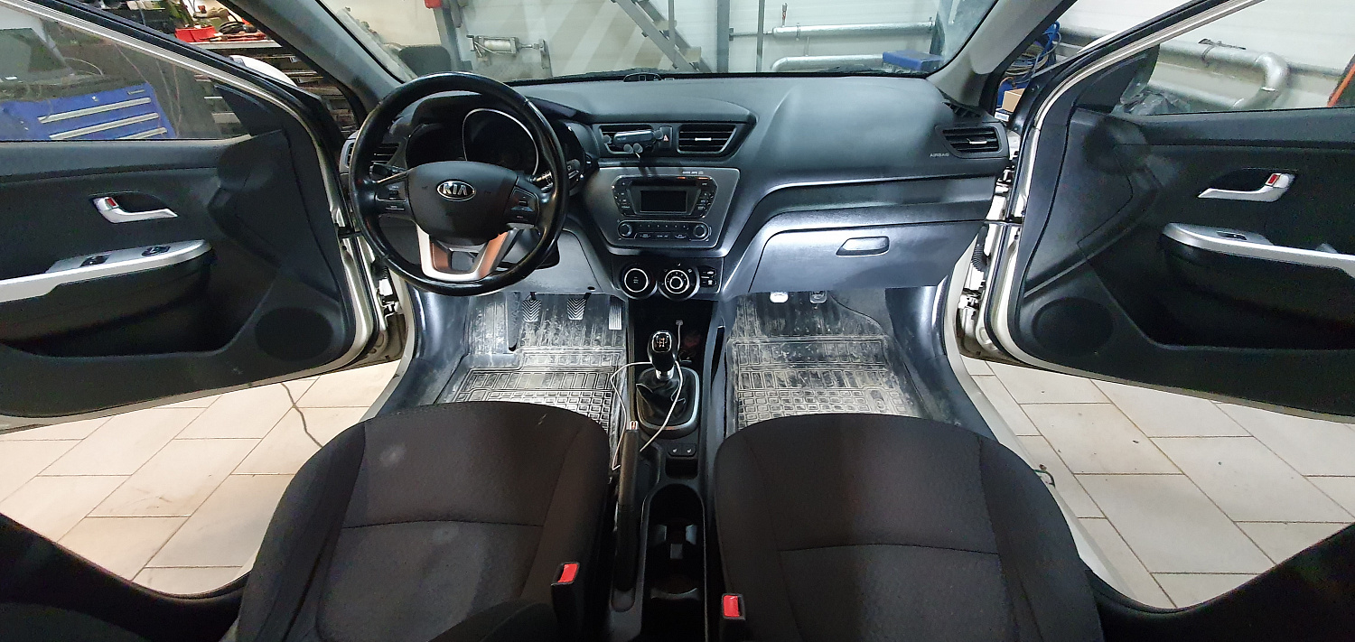 Установка тяговых педалей на Kia Rio (механика, 2шт.)