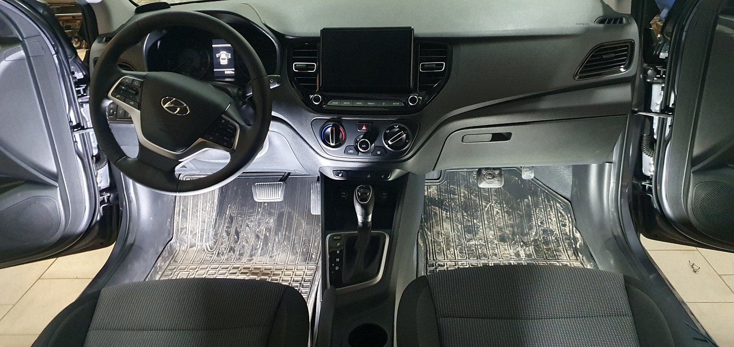 Установка тяговых педалей на HYUNDAI SOLARIS (автомат, 2шт.)